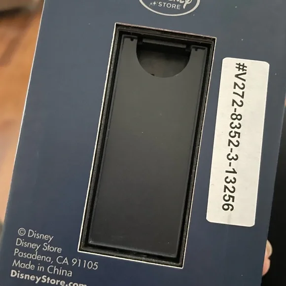 BNIB Disney Store Exclusive I LOVE ❤️ NY Mickey Mouse watch - Picture 5 of 6